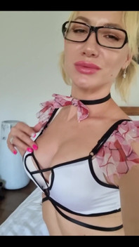 Some Hot Videos for Great Mood