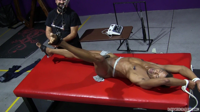 Daddy's Bondage Boys: 자유를 위한 Rt 투쟁