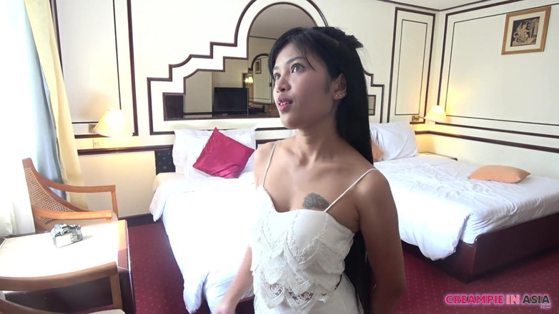Creampie In Asia: Ihr hintern war super! So sexy! Ich habe halb draußen...