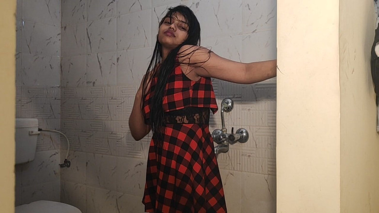 Alia Advani: Velká přírodní prsa indická dívka Alia Advani ve sprše