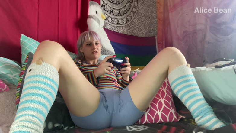 Alice Bean: Gamer Seluar basah