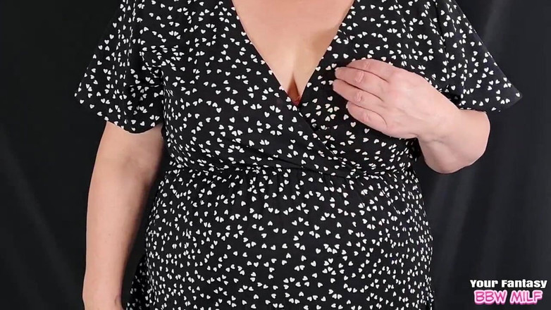 BBW_Wife: Předvádím moje velká prsa a velké kalhotky pro mého milence (bbw...