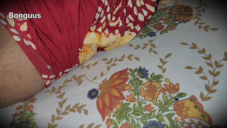 Riya Bonguus: Softcore sex s mojí macechou v noci stříkání na její...