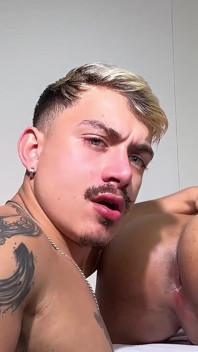 Muscle Bubble Fucked Big Dick Latino Breeds Muscle Bottom Bareback!