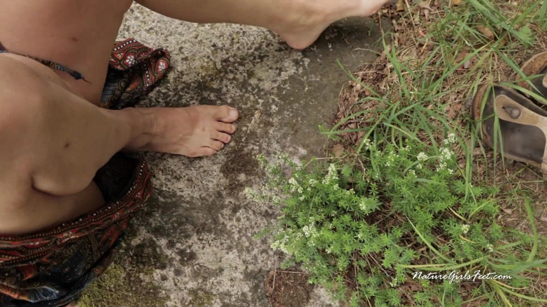 Inquisition and prison world: Les filles de la nature- les pieds sales profitent du...