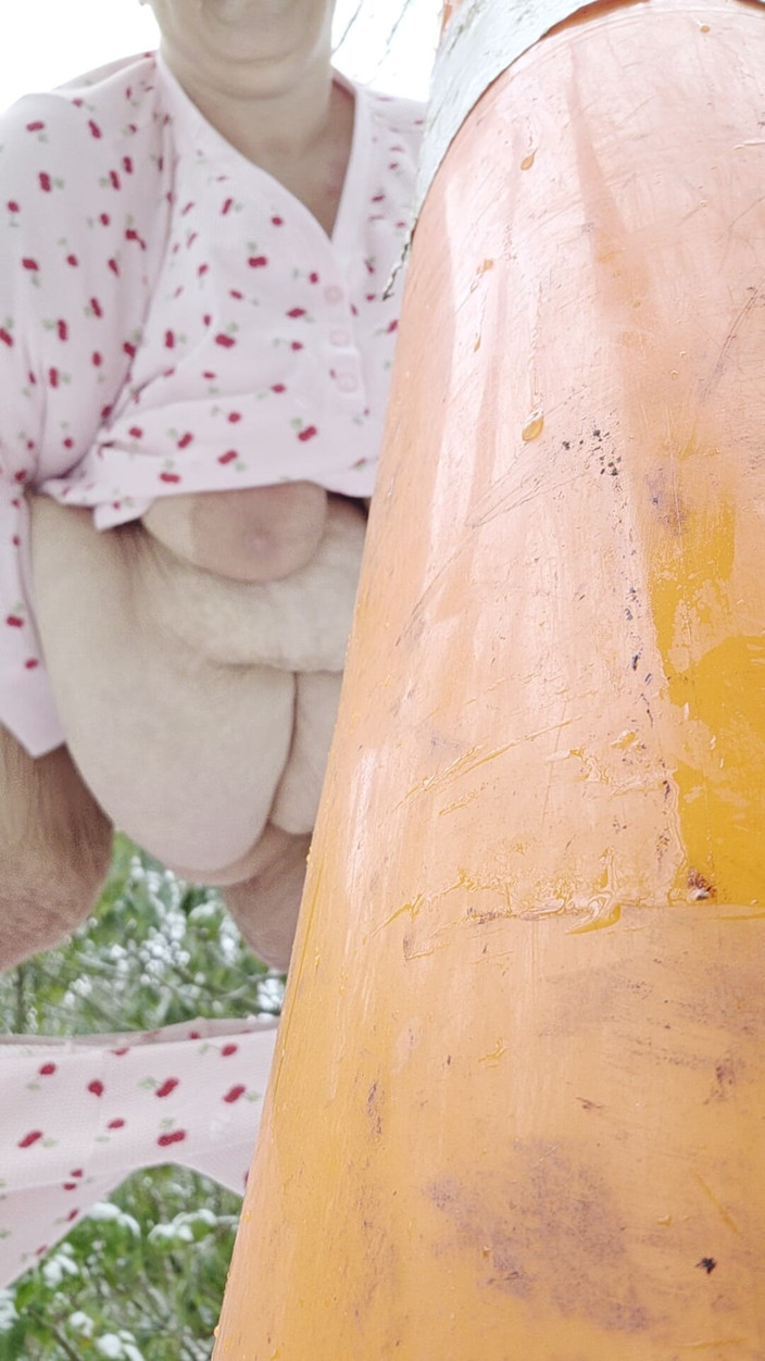 HerculesnVENUS: Im schnee kümmert sie sich nicht im wald um nackte...