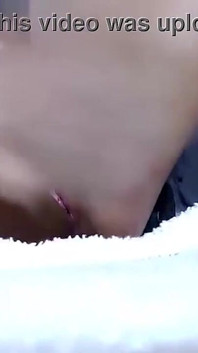 MILF blonde bertetek besar Cherie Deville menunggang dildo hitam besar
