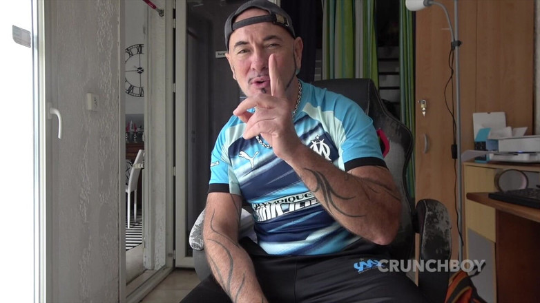 Gaybareback: 两个年轻人做爱非常火热