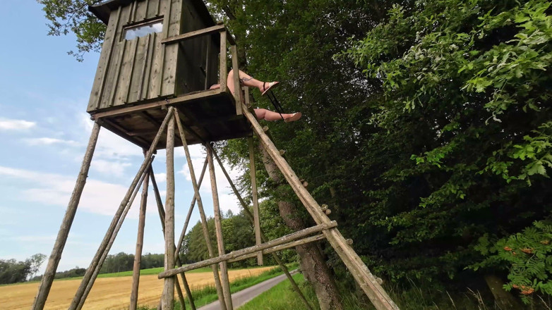 LadyLenaXXX: Xxl Pissing From Above in the Forest