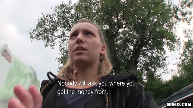 Public Pickups: Pickup pubblici - bionda ceca cavalca un grosso cazzo in macchina