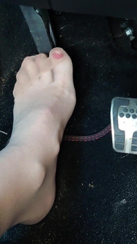 Pompare cu pedală în Birkenstocks
