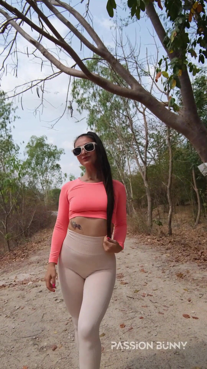 PassionBunny: Beleza Andando E Se Divertindo Na Floresta - Vamos Nos Juntar