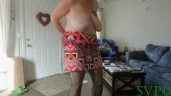 Nenek toket kendor besar tampil di pertunjukan webcam