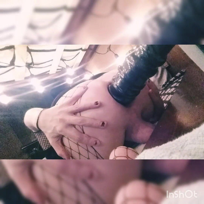 Tiffany Ciskiss: Curva anală Tiffany Sisskiss are parte de un alt vibrator...