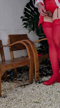 Děvka Miko Sissy Kanisa Část 3: Dick Play Venku ve skalnaté zahradě