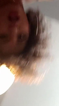 Fodendo minha bunda com força até eu tirar meu leite