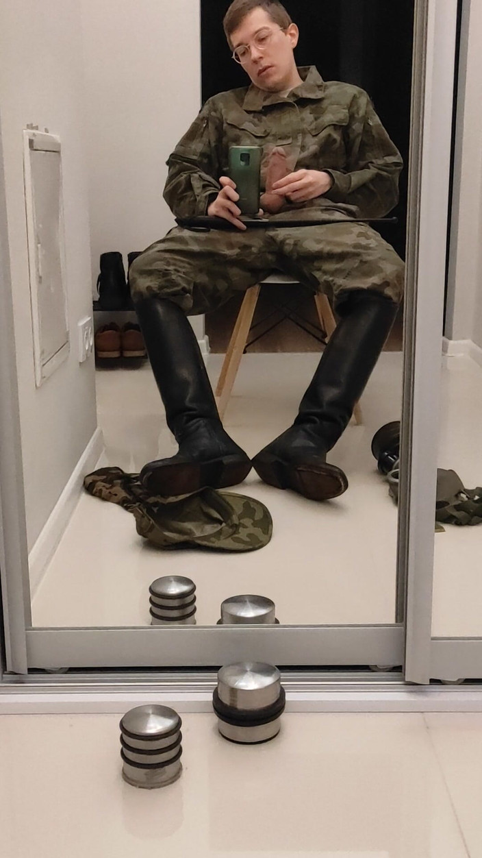 Gayfucker25: Asker Mastürbasyon Yaptı Askeri Sumurlar 2'de