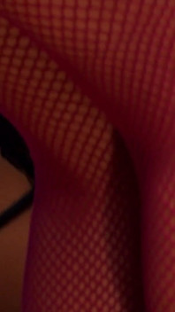 Krásné a Whores_scene_4_two prsaté MILF přátelé ve spodním prádle sdílejí anální sex ve trojce