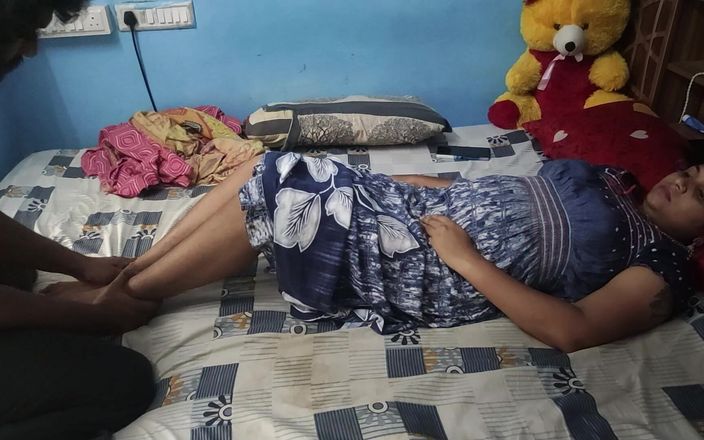 Vaigavarun Feet romance: 浪漫的脚按摩