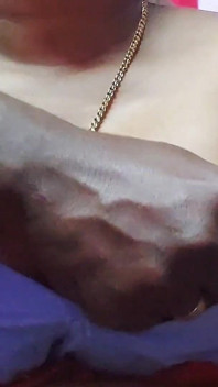 Zamężna kobieta zabiera swojego chłopaka do hotelu