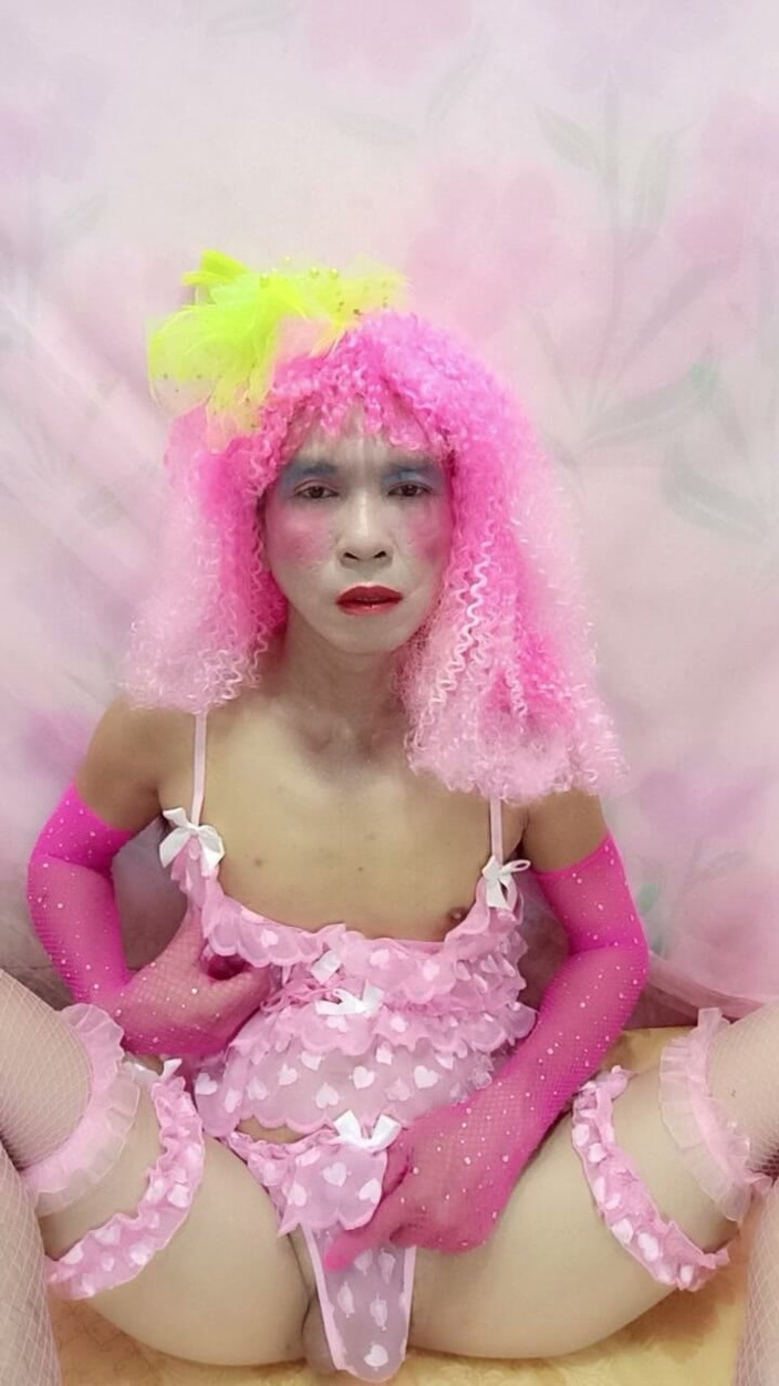 nguyen dang thien tri: Oanh Le Transgender Wearing Sexy Lingerie Playing Synthesis