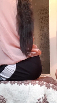 La nostra vicina milf è venuta da noi per scoparla con linguaggio russo sporco