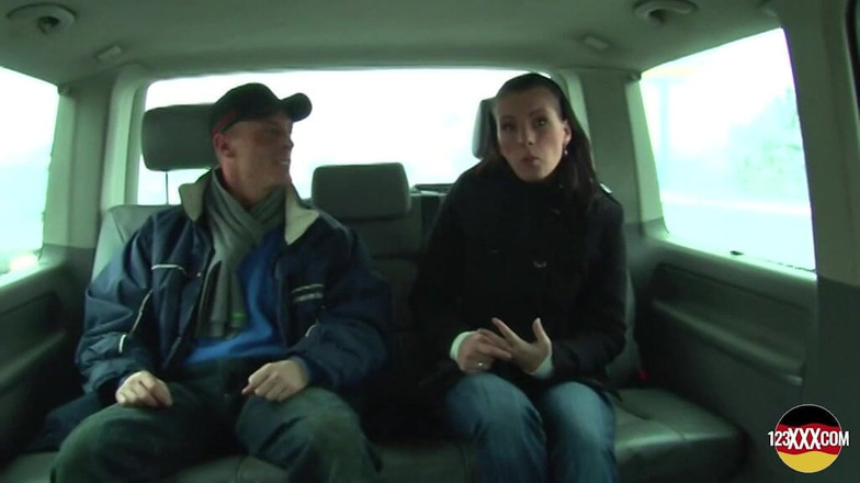 123XXX - Fucked Amateurs in Germany!: Meisje wordt opgepikt voor een hete actie in een busje