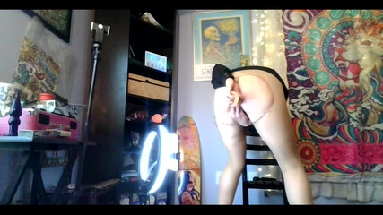 Suzy Wylde: 看我骑着它，在我的工作面试后潮吹