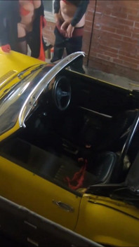 Вінтажний автомобіль за лаштунками