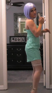 Nyxi Leon Entices Her Fav Stepdaddy