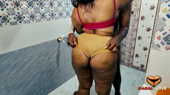 kagal_love05: 印度家庭妻子与性 bbw 洗澡