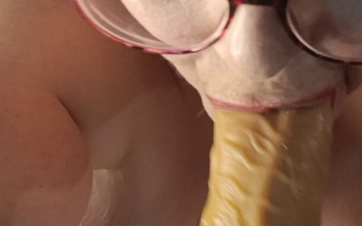 HerculesnVENUS: Slbo na knoflíku stejně jako tato tlustá děvka na kukuřici...