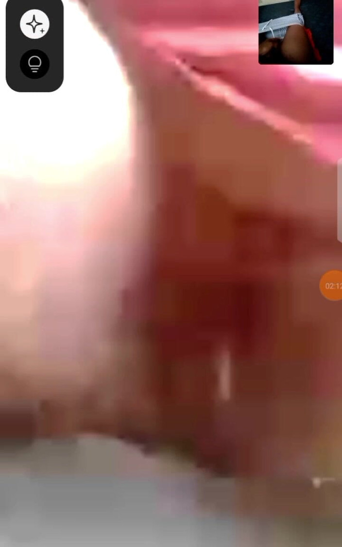 Me and my new slut: Podvádějící zralá vdaná žena na videohovoru šuká se svým klukem