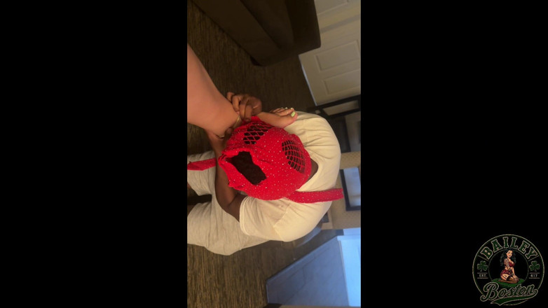 Sharedwife90: Domme Foot Fetish- Rewards Slave with a HandJob