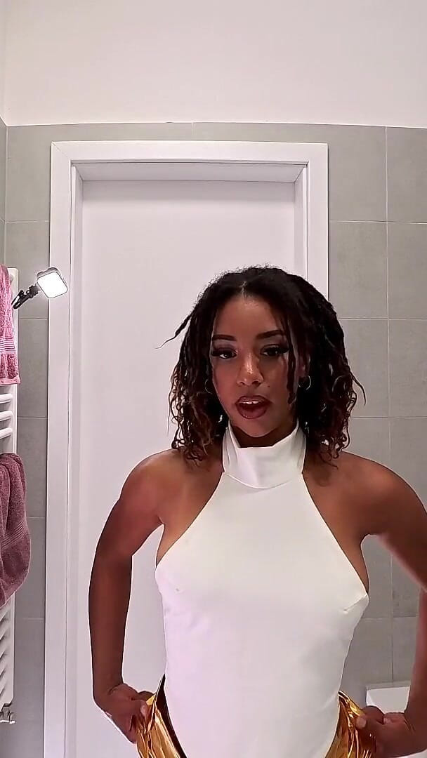 No panties TV: Quente sexy sem sutiã, todos os peitões naturais ébano real faculdade...
