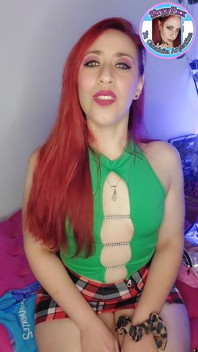 Je Vriendin Vertelt Al Haar Vrienden Dat Je Een Korte Lul Bent En Lacht Je in Je Gezicht Uit!