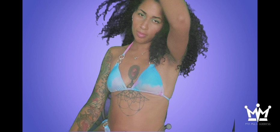 Mya Mula Goddess: Adora mis hermosos curvas