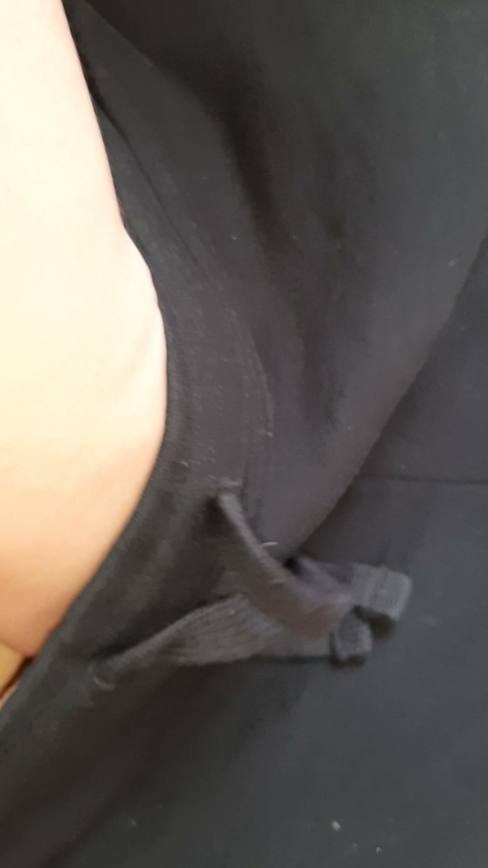 Lesbian-candys: Ik masturbeer stiekem in de keuken achter mijn stiefmoeder terwijl...