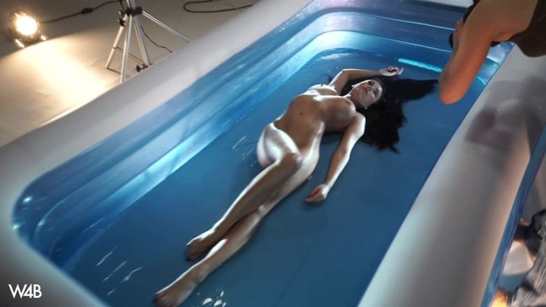 Watch4beauty: Lucy s-a întors