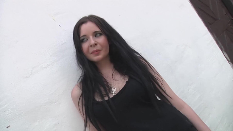 German amateur - 100% German hardcore videos: Bella teen viene sborrata al casting all'aperto