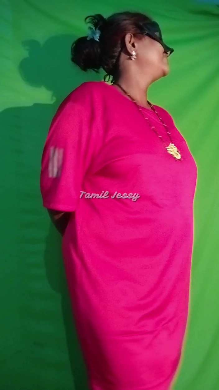 Tamil Jessy: Nachbarin parimala