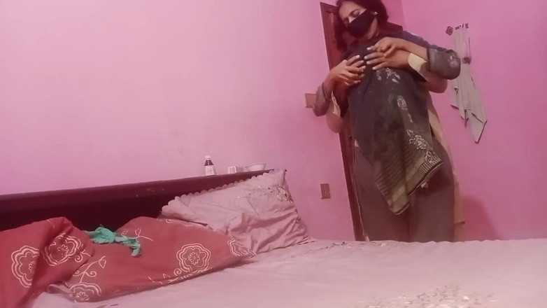 SHAKRATASNEEM: Сестра dasi трахает очень горячий хуй, так счастлива