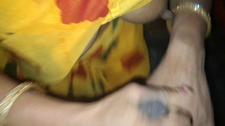 Busty Banuu: Büyük memeli kadın sikimi emiyor