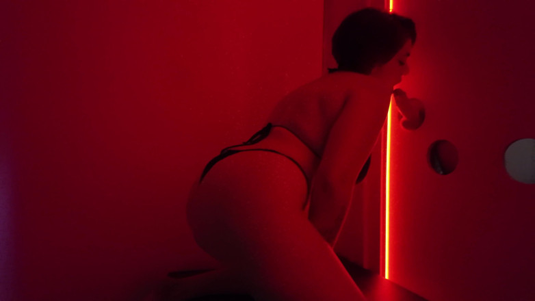Pelaconbarba: Visito Um Glory Hole Na Minha Viagem Para Fazer Colabs...
