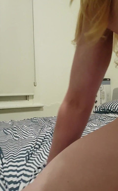 Michellexm: Ich habe einige Anfragen fürs furzen und masturbieren