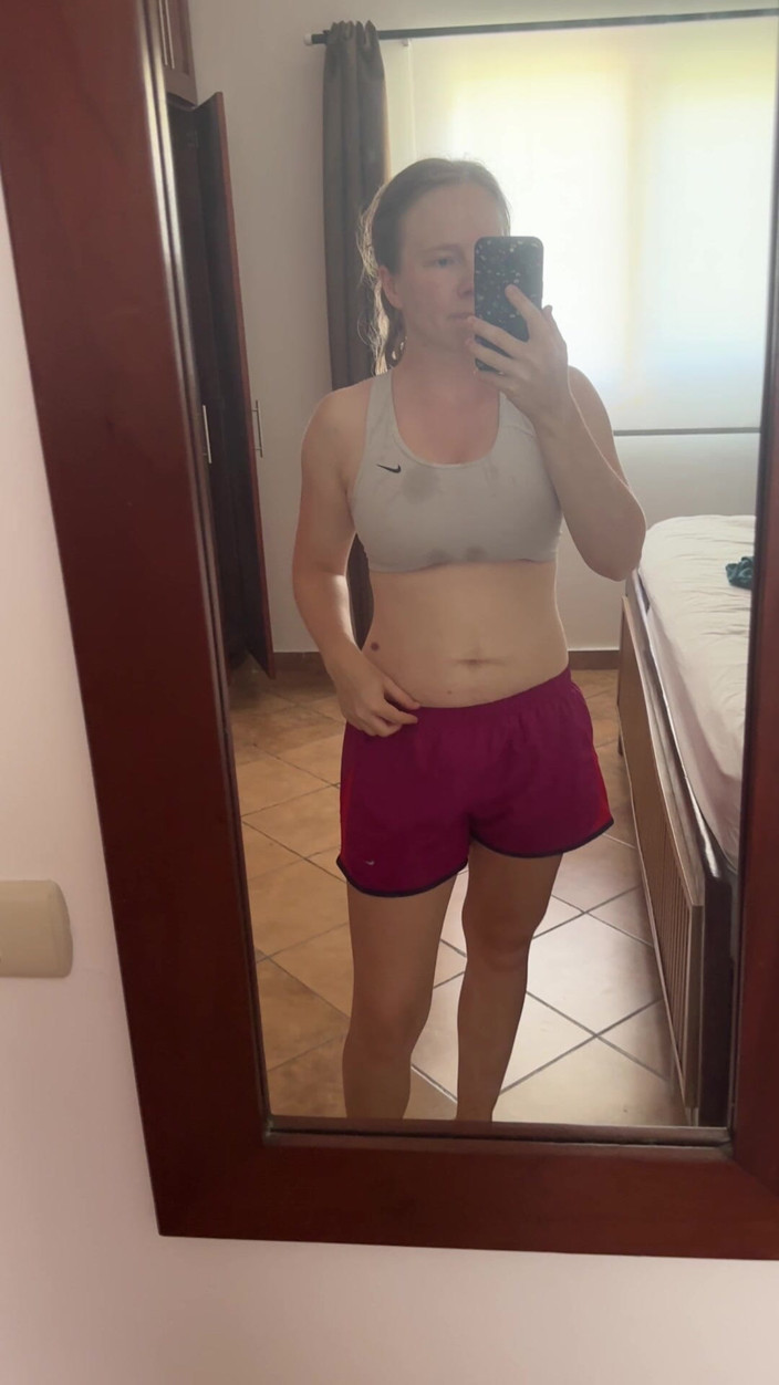 SweetLucy96: Yatak odasında sıcak, terli bir egzersiz