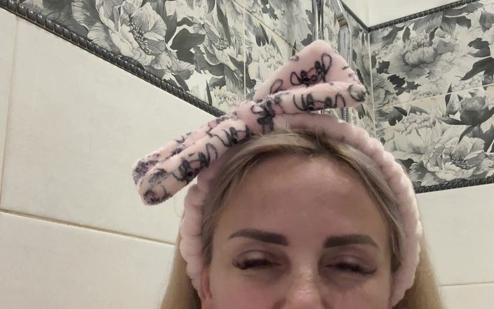 LarisaCum: As-tu essayé le sexe sous la douche ? J’ai aimé xxx