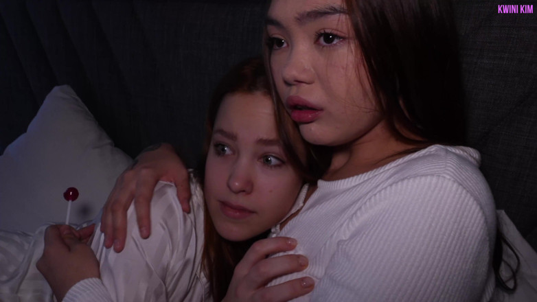 Kwini Kim: Young Asian Girl Has Lesbian Sex with Her Hot Red-haired...