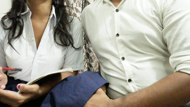 Mumbai Ashu: ガウ・キ・ラドキ・コ・ママ・クル・チュダイ・キ