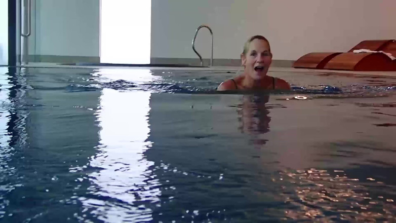 Dirty Doctors Clips - Solo Mature Playtime: In the Pool
